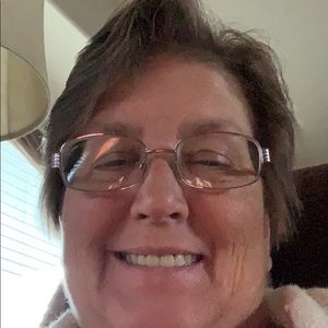 Meet your Posher, Debbie